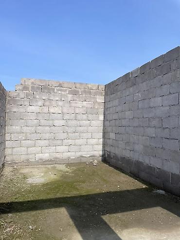 Продажа коттеджей и домов: Продаётся жилой дом с участком. Сарай для скота, подвал,участок 10 — 19