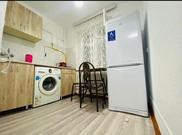 Kirayə mənzillər: Otaq yoldaşı axtarlır0553853386