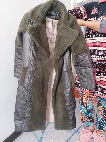 мужское зимнее пальто с капюшоном: (отдам даром если действительно нужно/өтө керек болсо бекер берем)