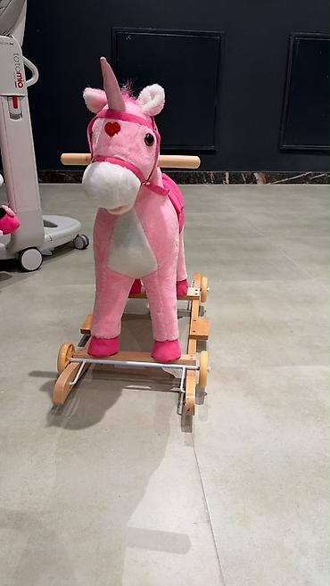 mcdonalds oyuncaqlari: Oyuncaq yelləncək/itələmə unicorn at - Rəng: çəhrayı, ağ detal və — 2