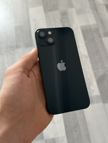 Apple iPhone: IPhone 13, Б/у, 128 ГБ, Midnight, Защитное стекло, Чехол, 81 %