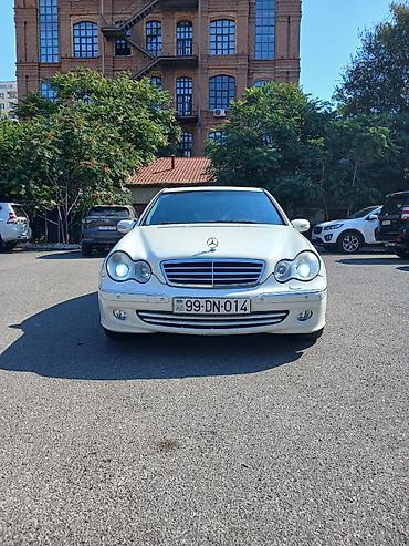 Mercedes-Benz C 230: 2.3 l | 2005 il Sedan — 9