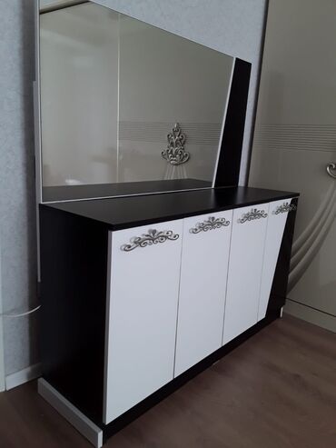 Dolablar: İşlənmiş, Açılan, 1 qapı Düz dolab, Dəhliz dolabı, Azərbaycan -da lalafo.az — 10 Dolablar: İşlənmiş, Açılan, 1 qapı Düz dolab, Dəhliz dolabı, Azərbaycan — 10