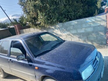 продаю аварийная: Volkswagen Vento: 1993 г., 1.8 л, Механика, Бензин, Седан