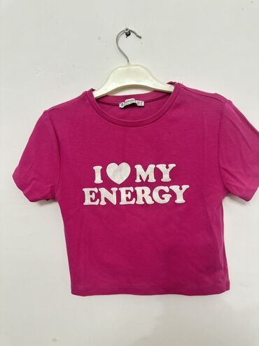 push up busqalterləri: Brend: Stradivarius Model: Qısaqol T‑shirt Rəng: Parlaq