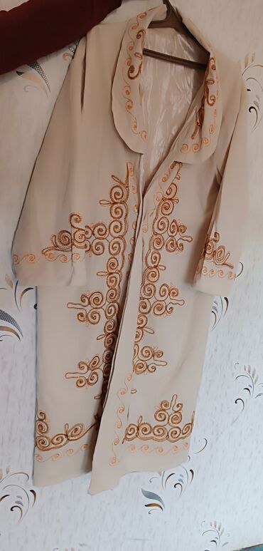 Другая мужская одежда: Кыргыз Улуттук кийимдери Чапандар Жана Калпактар Саатылат Бассы