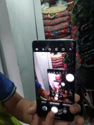 монитор белый: Samsung Galaxy S10, түсү - Кара