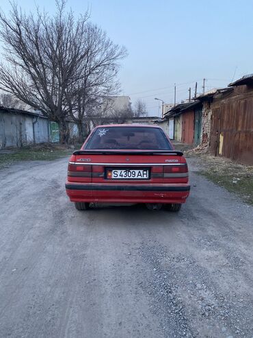 обмен на легковой автомобиль: Mazda 626: 1991 г., 2 л, Механика, Бензин, Седан