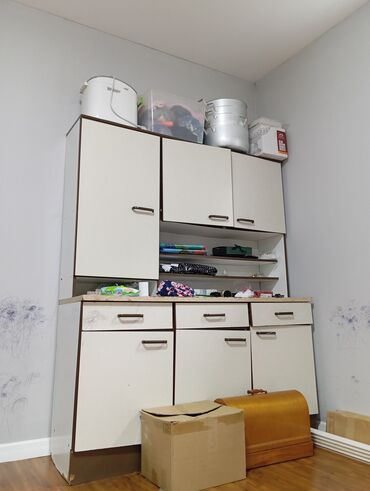 стол шкаф кухонный: Кухонный гарнитур, цвет - Белый, Б/у