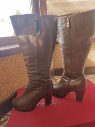 Сапоги: Продаю Сапоги женские демисезонные, размер 35-36 на узкую ногу кожа at lalafo.kg — 3 Сапоги: Продаю Сапоги женские демисезонные, размер 35-36 на узкую ногу кожа — 3