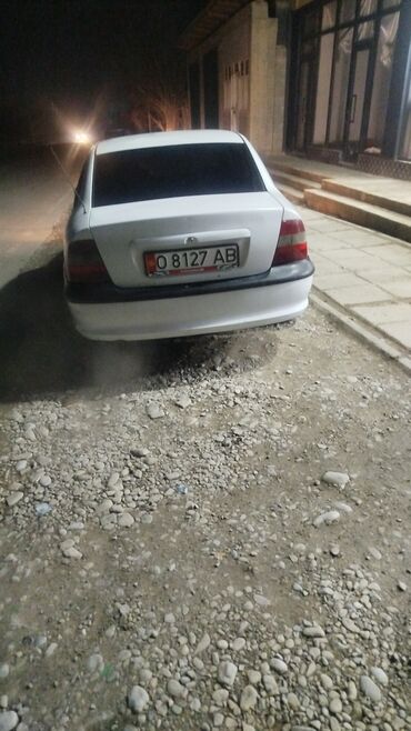 Opel: Opel Vectra: 1996 г., 1.5 л, Механика, Газ, Седан — 4