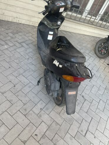 мапед самурай: Скутер түрү Suzuki, 50 куб. см, Бензин
