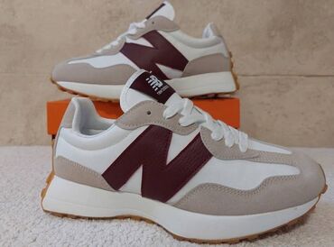 Patike: New balance 327 patike

Novo
Brojevi 36 do 46

fb Moja Kupovina 1 — 11