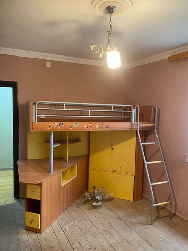 Anbar və emalatxanalar: 8Noyabr prospektində, Əbilov adlanan küçədə belə bir səliqəli həyət — 5