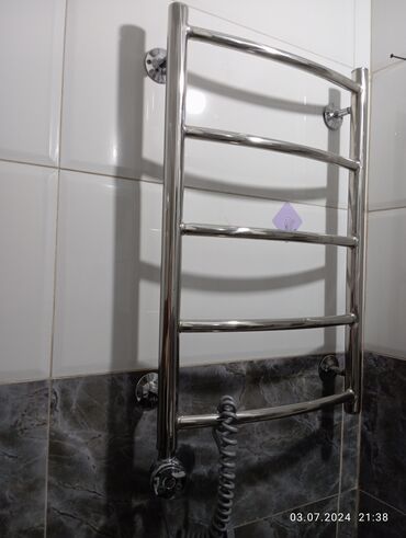 Аксессуары для ванной комнаты: Держатель для полотенец