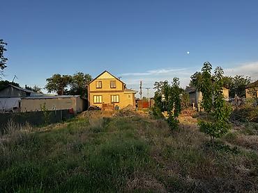 Продажа коттеджей и домов: Продаётся двухэтажный дом с приусадебным участком. Характеристики — 3