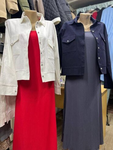 женские куртки и плащи: Джинсы, плащ,Платье все цвета, размеры стандарт, производство китай и