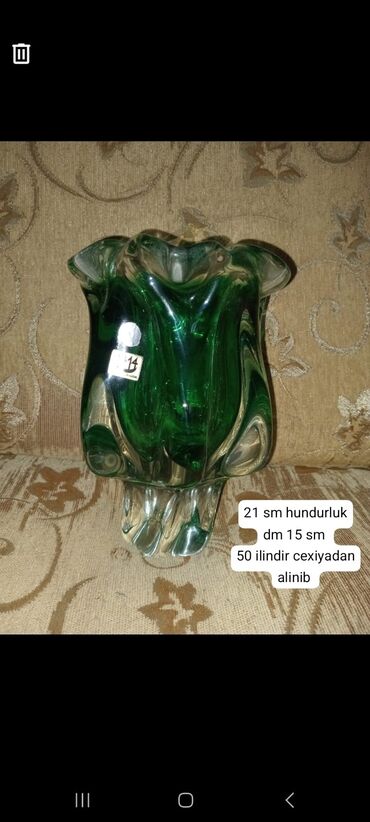 ваза напольная керамическая высокая: Cex yeni 50 ilin yaşıl-şəffaf - Hündürlük: 21 sm - Diametr: 15 sm -