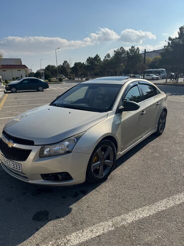 Chevrolet: Chevrolet Cruze: 1.4 l | 2013 il 158000 km Sedan