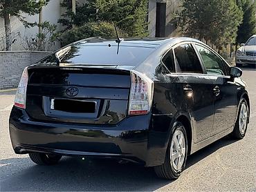 motorlu fan: Toyota Prius: 1.8 l | 2010 il Sedan — 3
