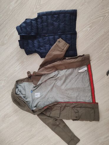 Kurtkalar: Uşaq parça tipli gödəkcə.Okaidi brendi.iki hissədən ibarətdir. oğlan — 8