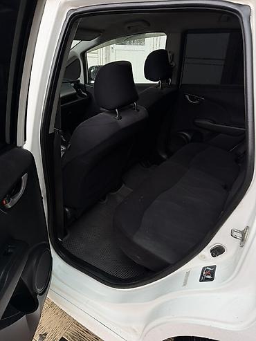 Honda: Honda Fit: 2009 г., 1.5 л, Вариатор, Бензин, Хэтчбэк — 7