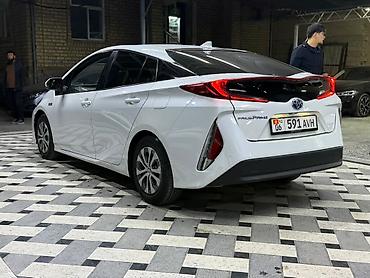эшик б у: Toyota Prius: 2020 г., 1.8 л, Гибрид, Лифтбек — 3
