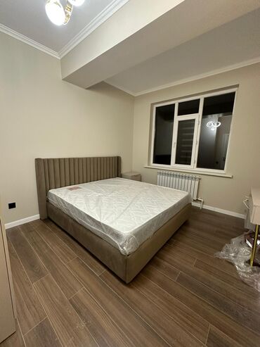 полторашка кровать: Двуспальная кровать, Б/у, С матрасом, длина - 180 см