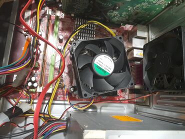 Masaüstü kompüterlər və iş stansiyaları: Masaüstü kompüter (ATX korpus) məlumatlar: -ddr2 2gb ram -intel core — 8