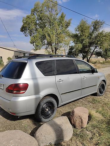Toyota Avensis Verso: 2003 г., 2 л, Механика, Дизель, Минивэн