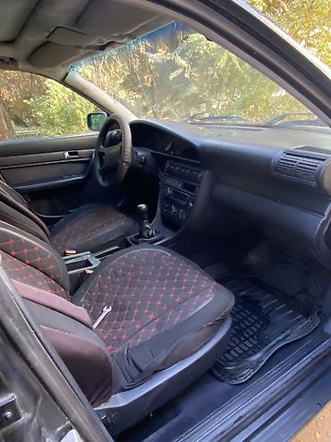 ади б4: Audi 100: 1991 г., 2 л, Механика, Бензин — 5