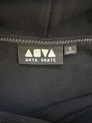 Толстовкалар: Худи ANTA SKATE, размер S (165/88A), черное. - Принт спереди: логотип — 4