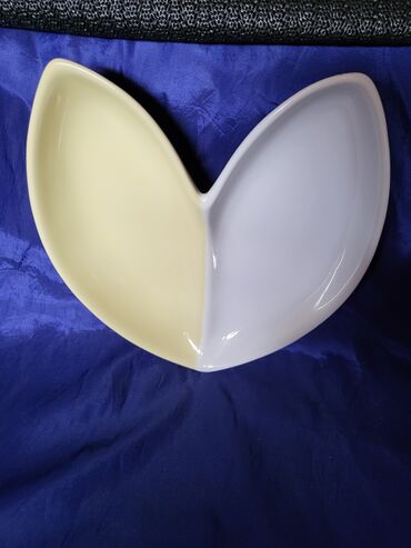 Ostalo posuđe: Tanjir nov,vintaz porcelanski za serviranje,posluzenje. Tanjir pun na lalafo.rs — 2 Ostalo posuđe: Tanjir nov,vintaz porcelanski za serviranje,posluzenje. Tanjir pun — 2