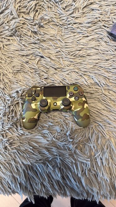 Video oyunlar üçün aksesuarlar: Salam.Ps4 DualShock heçbir problemi yoxdur.Tam orginaldır kontakt home