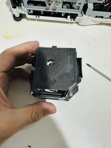 Digər ehtiyat hissələri: Proyektor lampaları və ehtiyat hissələri dəsti - Müxtəlif model — 61