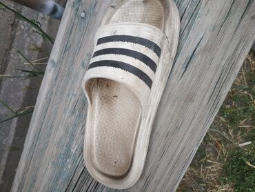 обувь уги: Продаю шлёпка состояние идеал