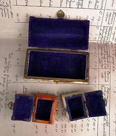 Kutije za odlaganje: Vintage Bone Box kutije od kamilje kosti. Cene su odredjene — 12