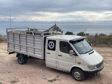 Унаа: Mercedes-Benz Спринтер: 2001 г., 2.2 л, Кол менен иштөөчү, Дизель, Van — 3