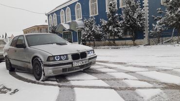 bmw 1 серия m135i: BMW 318: 1.6 l | 1991 il Sedan