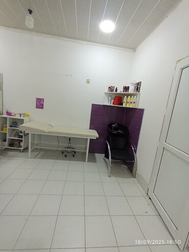 Manikür, pedikür: Manikür, Gellak, şellak, Salonda — 9