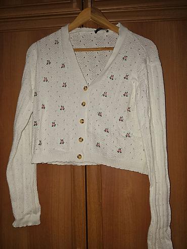 Ağ rəngli toxunma kardiqan - Model: V-yaxa, ön hissədə düyməli (6