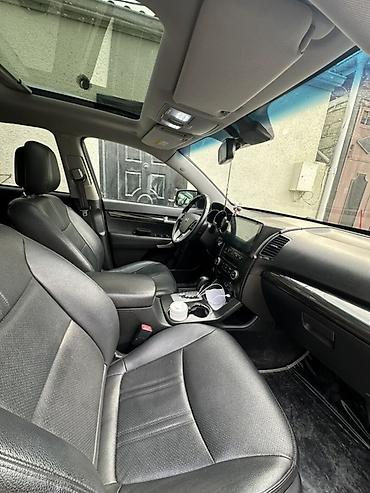 e90 aksesuar: Kia Sorento – 7 yerlik SUV Xüsusiyyətlər: - Geniş salon, 3-cü cərgəyə — 7
