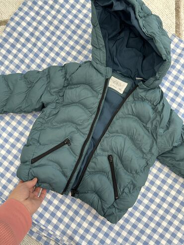 бренд вещи: Куртка детская от бренда Зара На размер 2-3 года подойдет Цена: 1400