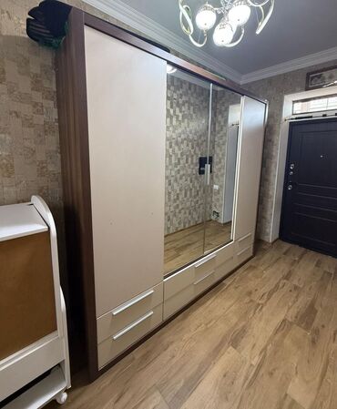 İkimərtəbəli uşaq çarpayıları: *250₼ dolab :-TƏCİLİ SATILIR‼️* Yaxşı vəziyyətdə UNVAN:-Ceyranbatan