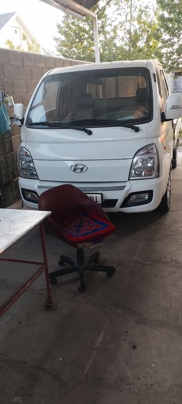 купить грузовик в рассрочку: Легкий грузовик, Hyundai