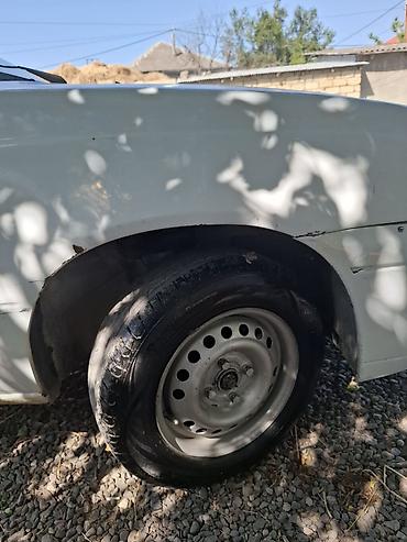 Daewoo: Model: Daewoo Nexia sedan Kuzov: 4 qapılı, ağ rəng Yanacaq: Benzin — 9