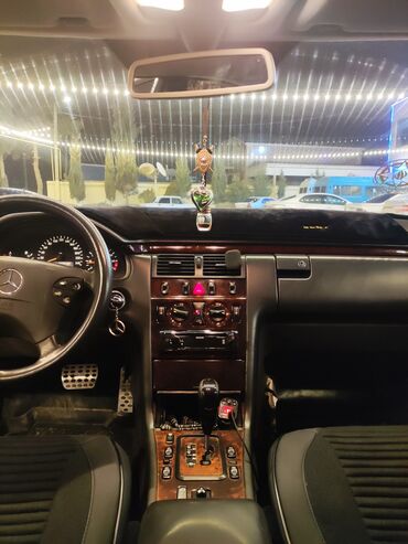 Mercedes-Benz: Mercedes-Benz E 200: 2 l | 2000 il Sedan — 11