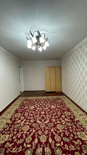 3 комнатная квартира в бишкеке: 1 комната, Собственник, Без подселения, С мебелью частично