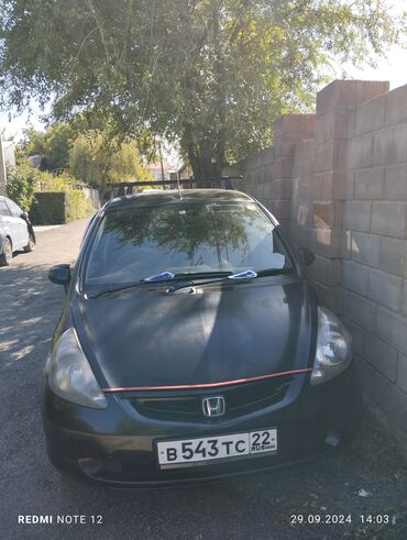 corolla runx: Honda Fit: 2002 г., 1.3 л, Вариатор, Бензин, Седан