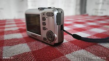 Fotoaparati: Samsung S760 digitalni fotoaparat/kamera Karakteristike: - Senzor 7,2 — 12
